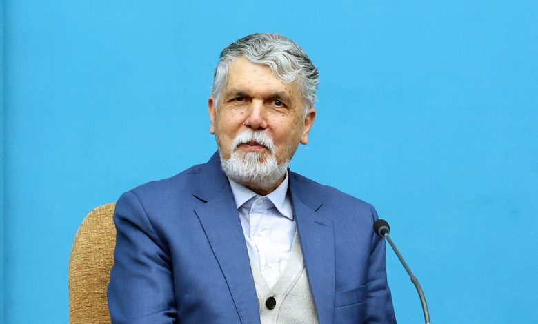 صالحی: رهبر انقلاب نشان داد فرمانده مقابله با جنگ روانی دشمن است
