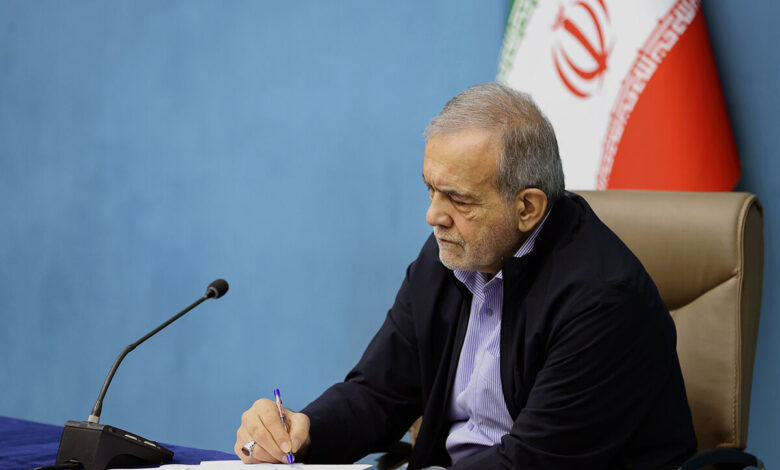 دستور رئیسجمهور برای برقراری مستمری و تامین مسکن خانواده جانباختگان حادثه معدن طبس