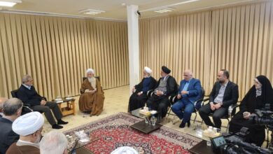 Photo of رئیس‌جمهور با آیت‌الله جوادی آملی دیدار کرد