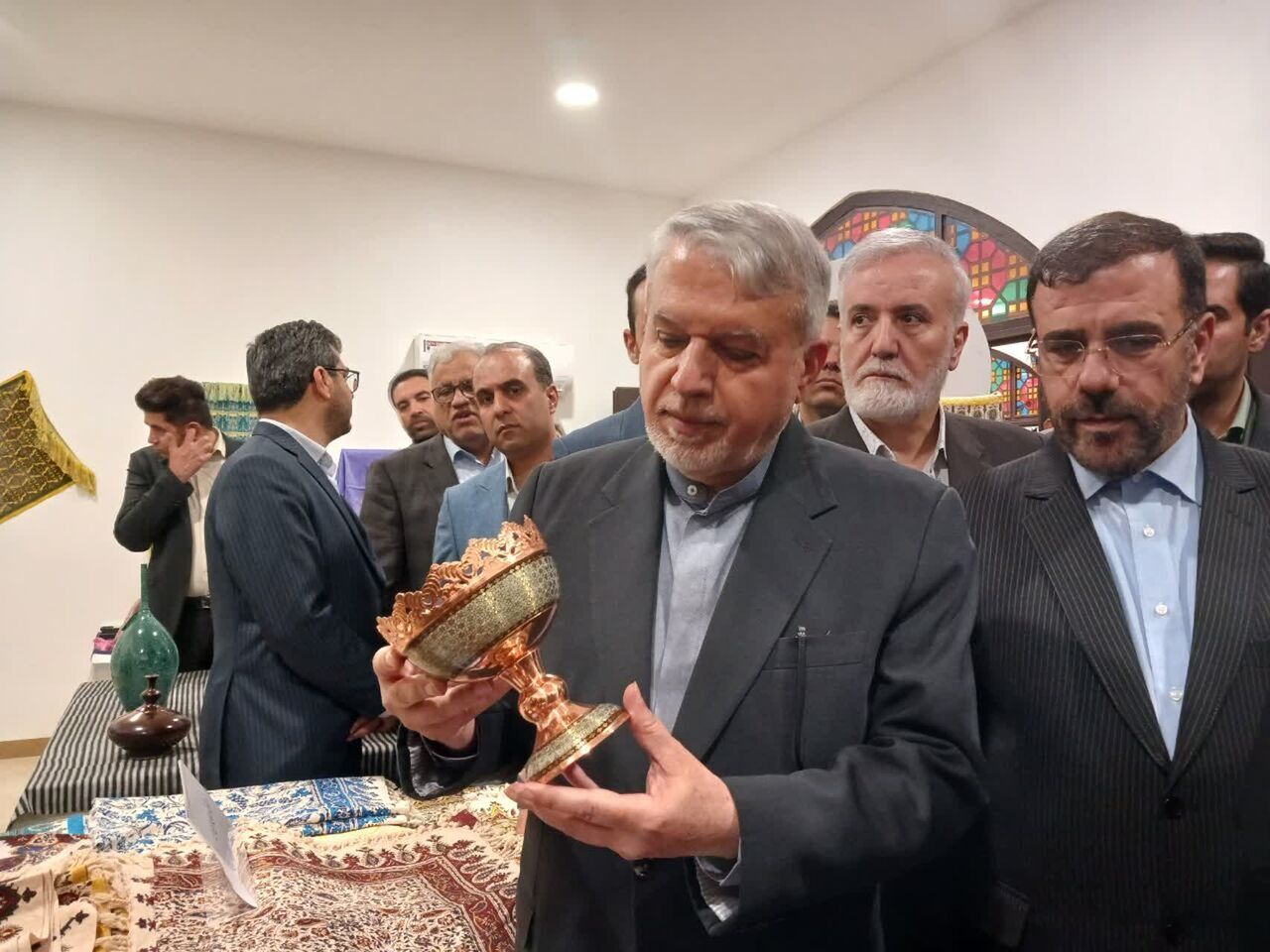 برای تحقق اشتغال یک میلیونی در صنایع دستی تلاش می کنیم