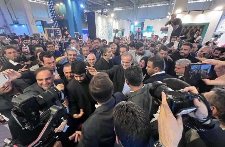 بازدید پزشکیان از نمایشگاه ملی صنایعدستی