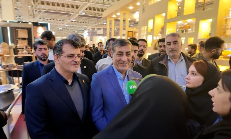 معاون اجرایی رئیس‌جمهور با حضور در سی و هفتمین نمایشگاه ملی صنایع‌دستی