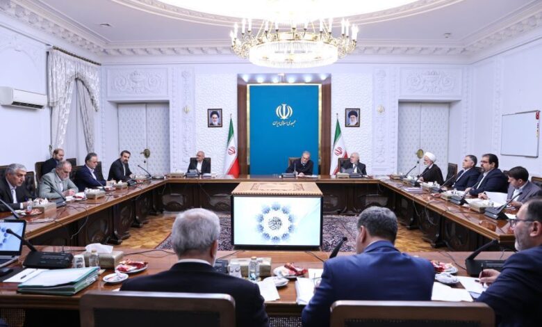 تاکید رئیس جمهور بر تعیین تکلیف طرحهای نیمهتمام سرمایهگذاریهای مشترک خارجی