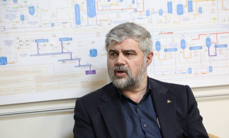 به گزارش پارسیان به نقل از بندر و دریا، فرشاد مقیمی معاون وزیر و رئیس هیأت عامل سازمان گسترش و نوسازی صنایع ایران در حکمی سعید جعفری را به سمت سرپرست مجتمع کشتیسازی و صنایع فراساحل ایران منصوب کرد.