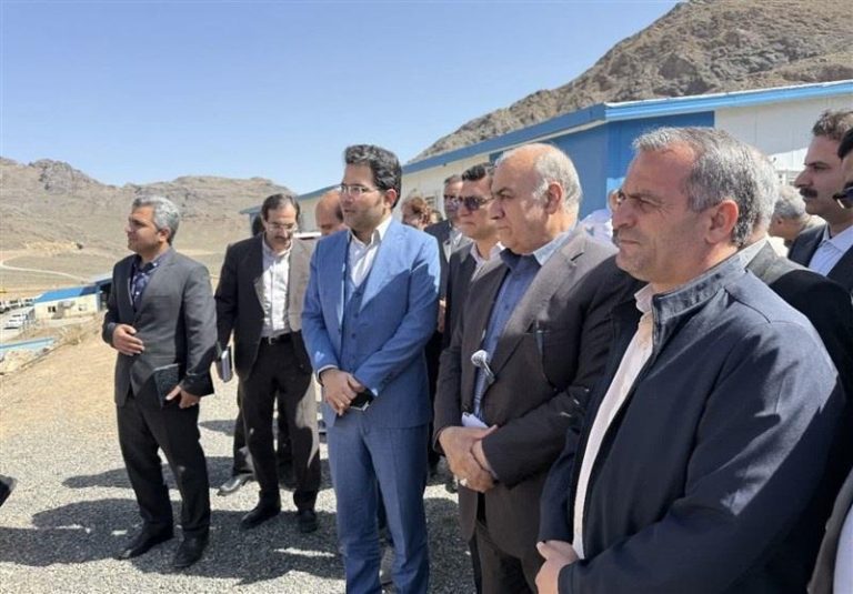 ریل‌گذاری راه‌آهن شهركرد - سفیددشت - مباركه با ریل ذوب آهن اصفهان