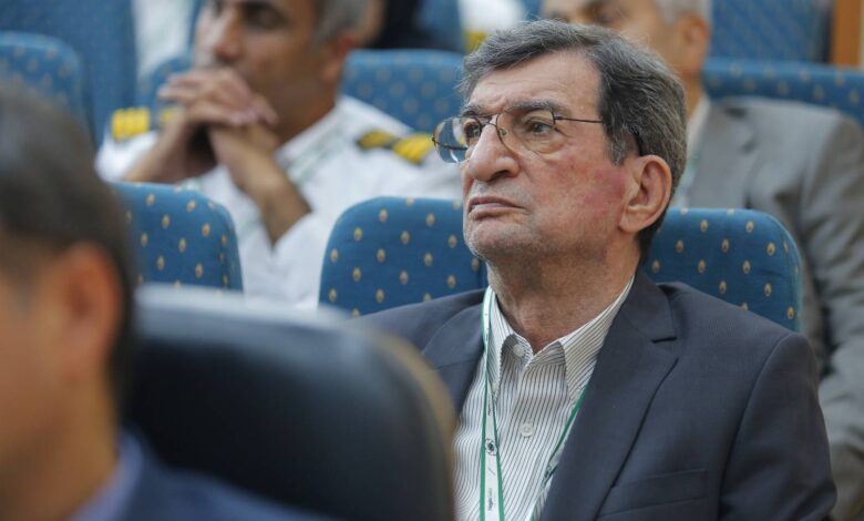 به گزارش پارسیان، رئیس هیأت‌مدیره شرکت مهندسی و خدمات دریایی نگین سبز خاورمیانه با تاکید بر اهمیت برگزاری همایش سالانه راهنمایان، پیشنهاد کرد که این همایش به صورت تلفیقی و سالانه برگزار شود.