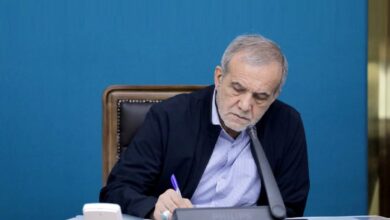 Photo of واکنش رئیس‌جمهور به حضور رهبر معظم انقلاب در مراسم شب عاشورا