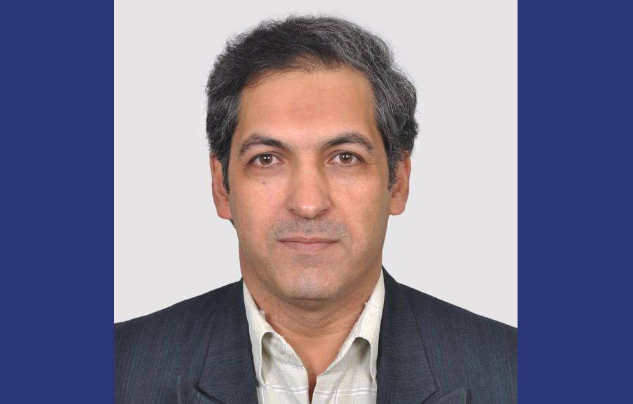 به گزارش پارسیان: دکتر حمید توحیدی، رئیس دانشکده حمل‌ونقل، ارتباطات و لجستیک دانشگاه آزاد اسلامی واحد تهران جنوب با اشاره به ظرفیت‌های علمی و آموزشی این مجموعه گفت: «دانشگاه آزاد واحد تهران جنوب با دارا بودن دانشکده تخصصی در حوزه حمل‌ونقل و لجستیک، مأموریت تربیت نیروی انسانی کارآمد برای پاسخ‌گویی به نیازهای روز صنعت را دنبال می‌کند. این دانشکده با بهره‌گیری از هیئت علمی مجرب و به‌روزسازی مستمر برنامه‌های آموزشی، تلاش دارد نقش مؤثری در ارتقای بهره‌وری و حل چالش‌های حوزه لجستیک ایفا کند.»
