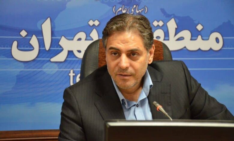 به گزارش پارسیان: مهندس محمد جعفرپور با تاکید براینکه شرکت مخابرات ایران با بیش از نیم قرن سابقه فعالیت، ارائه دهنده زیرساختهای ارتباطی، اینترنت پرسرعت، فیبر نوری و خدمات دیجیتال شهری است، در خصوص چشماندازهای پیش رو در حوزه هوش مصنوعی اظهار کرد: ماموریت ما ایجاد شبکههای پایدار و هوشمند برای ارتقای کیفیت زندگی شهروندان و توسعه فناوریهای ارتباطی در کشور است. براین اساس چشم انداز ما، ایجاد شهرهای هوشمند، کارآمد و پایدار با استفاده از فناوریهای نوین و هوش مصنوعی است. بهعبارتی هدف ما ارائه خدمات شهری هوشمند، مدیریت بهینه منابع و افزایش رفاه شهروندان است.