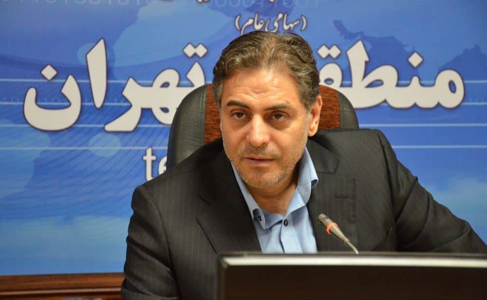 به گزارش پارسیان: مهندس محمد جعفرپور با تاکید براینکه شرکت مخابرات ایران با بیش از نیم قرن سابقه فعالیت، ارائه دهنده زیرساخت‌های ارتباطی، اینترنت پرسرعت، فیبر نوری و خدمات دیجیتال شهری است، در خصوص چشم‌اندازهای پیش رو در حوزه هوش مصنوعی اظهار کرد: ماموریت ما ایجاد شبکه‌های پایدار و هوشمند برای ارتقای کیفیت زندگی شهروندان و توسعه فناوری‌های ارتباطی در کشور است. براین اساس چشم انداز ما، ایجاد شهرهای هوشمند، کارآمد و پایدار با استفاده از فناوری‌های نوین و هوش مصنوعی است. به‌عبارتی هدف ما ارائه خدمات شهری هوشمند، مدیریت بهینه منابع و افزایش رفاه شهروندان است.