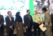 Photo of دستی از مهر بر شانه های مردان طبیعت