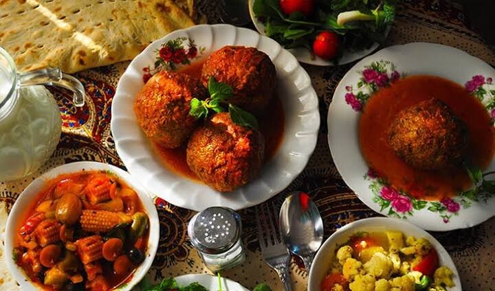 غذاهای سنتی و شیرینی‌های اصیل تبریز