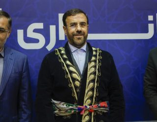 Photo of حمایت تمامقد استاندار فارس از معاون سیاسی، امنیتی و اجتماعی خود