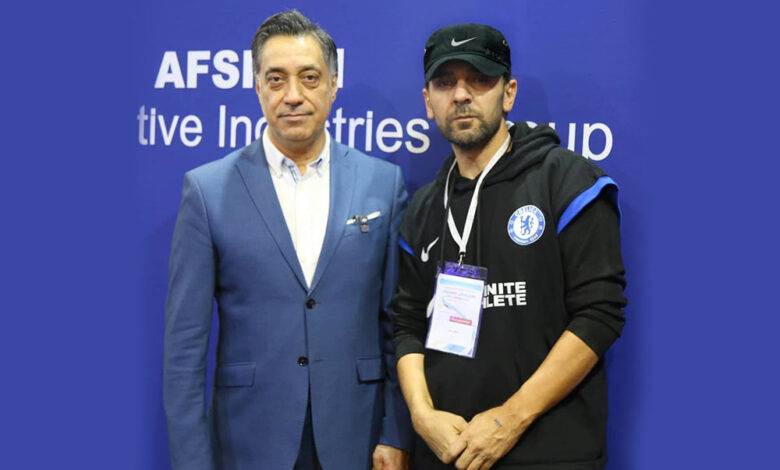 به گزارش پارسیان: مصطفی نوده، عکاس برجسته کشورمان که درروزمه کاری خود فعالیت‌ها و موفقیت‌های  بین‌المللی بسیاری دارد، مسئولیت عکاسی نهمین نمایشگاه بین‌المللی حمل‌ونقل، لجستیک و صنایع وابسته را برعهده داشت که در مصلی تهران برگزار شدو وی همچنین لحظات ششمین نمایشگاه بین‌المللی شهر هوشمند و هوش مصنوعی ایران که چندی پیش با محوریت مسکن، شهرسازی و بازآفرینی شهری برپا شده بود را به ثبت رسانده است.