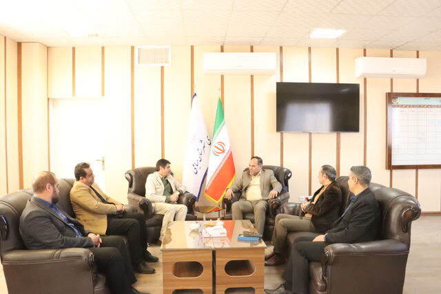 احمد خرمدر دیدار با جلال تاجیک -مدیرکل میراث‌فرهنگی، گردشگری و صنایع‌دستی استان سمنان- توسعه زیرساخت‌های گردشگری و تقویت صنایع‌دستی را یکی از مهم‌ترین مؤلفه‌های توسعه پایدار و رونق اقتصادی این شهرستان دانست و اظهار کرد: شهرستان میامی دارای ظرفیت‌های بالقوه فراوانی در حوزه‌های معدنی، کشاورزی و به‌ویژه گردشگری است که لازم است با برنامه‌ریزی هدفمند از حالت بالقوه به بالفعل تبدیل شود.