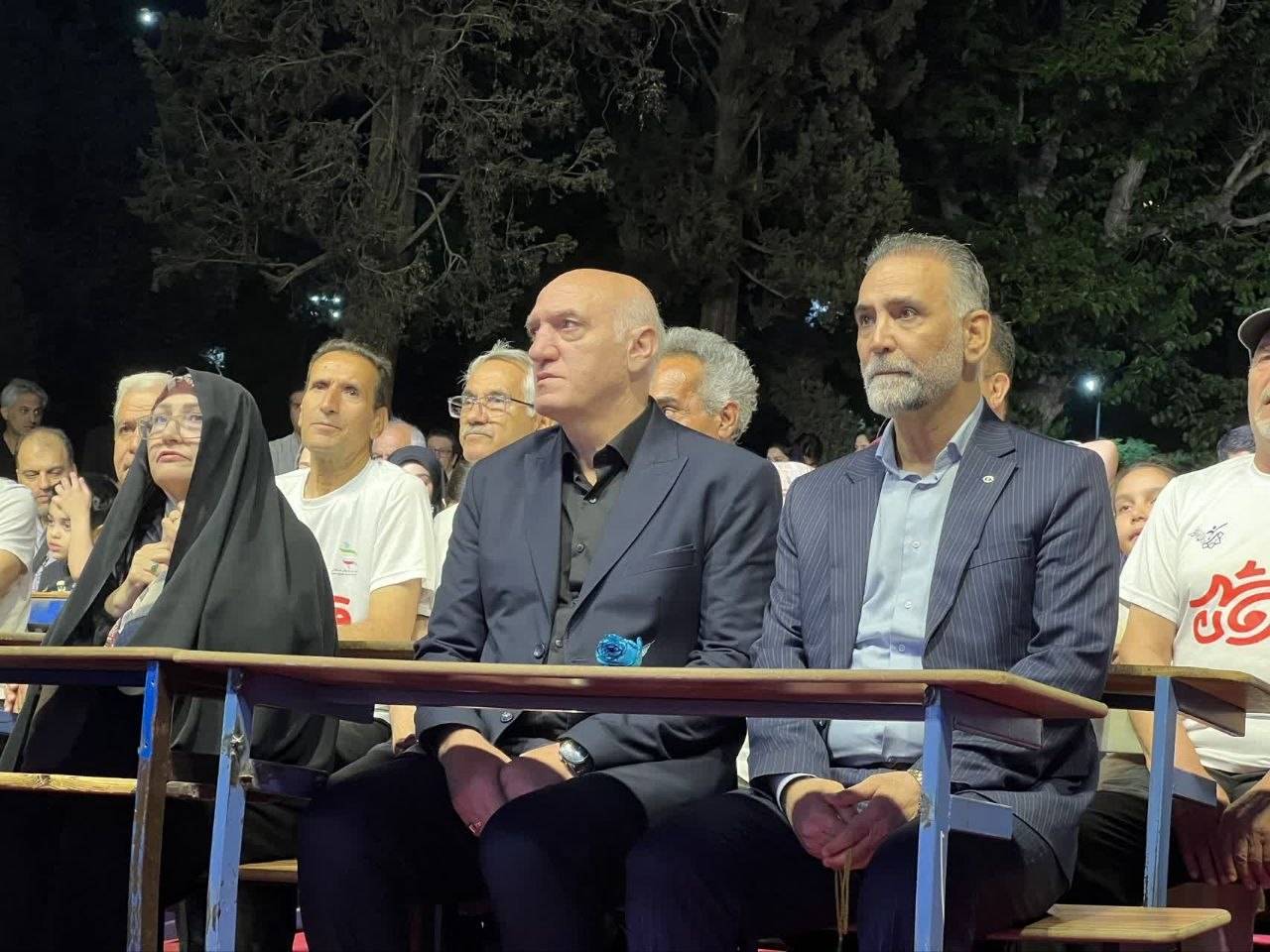 به گزارش پارسیان: دکتر فاطمه بهرام آبادان رئیس هیئت مدیره نهاد چترا درباره هدف از برگزاری این پرفورمنس اظهار داشت: در  این برنامه تلاش داشته‌ایم  صدای رسای کودکان میناب را به گوش دنیا برسانیم و  با همراهی و همدلی مردم صدای مردمی این کودکان شهید باشیم.