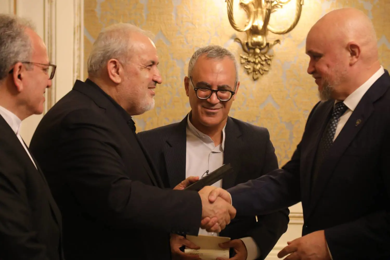 اتصال شبکه برق ایران و روسیه از مهم‌ترین محورهای همکاری دو کشور است/ تأکید روسیه بر ادامه اجرای نیروگاه سیریک – پارسیان