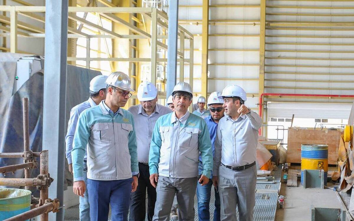 مدیر عامل گروه فولاد مبارکه از روند بازسازی بخش‌های آسیب دیده نیروگاه سیکل ترکیبی ۹۱۴ مگاواتی و مگامدول های شهید خرازی بازدید کرد – پارسیان