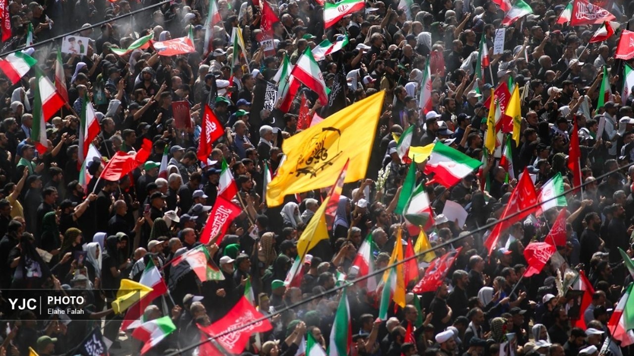 مصلی تهران تا فردا ساعت ۲۰ به صورت یکسره میزبان زائران وداع با امام شهید است – پارسیان