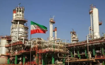 دود غلیظ جنوب تهران ناشی از حریق دو تانکر سوخت بود