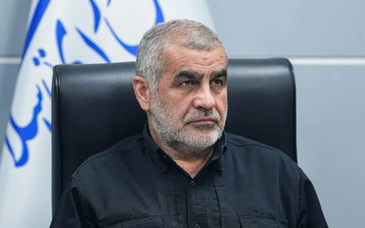 مسئولان در دولت و مجلس باید عامل اقتدار سیاسی و اقتصادی کشور باشند