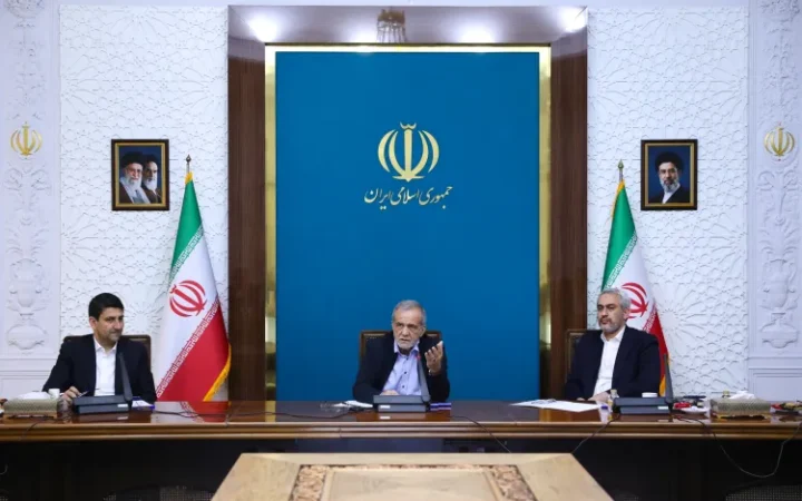 دریافت هرگونه خدمت در کشور منوط به ارائه کد پستی و کد ملی می‌شود