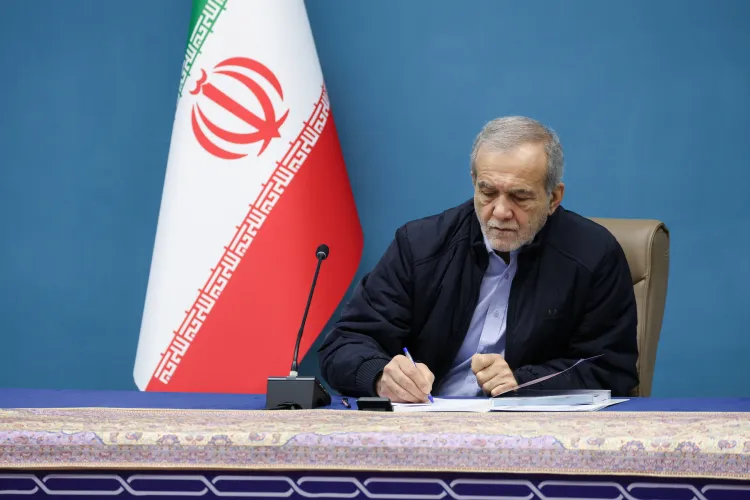 امروز دانشگاه‌ها و جامعه علمی مسئولیتی مهم در مسیر پیشرفت و حل مسائل کشور دارند