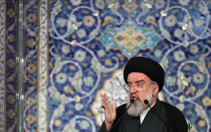ایران تا ابد تسلیم‌پذیر نیست/ شکست دشمن در جنگ اقتصادی با جهاد و انفاق