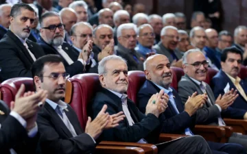 پزشکیان در نشست با بازنشستگان: کالابرگ افزایش مییابد