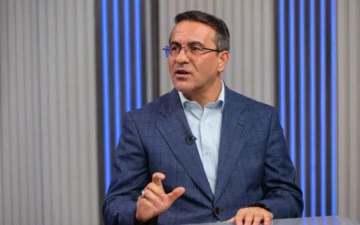 تغییر ساعت کاری ادارات و بانکها از فردا؛ ۸ تا ۱۳ و شناورسازی برای مادران دارای فرزند زیر ۶ سال