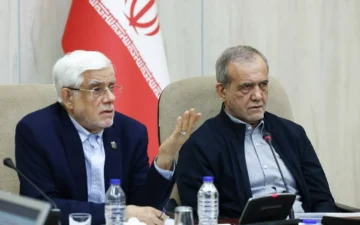 عهد دولت؛ شانهبهشانه کنار رئیسجمهور