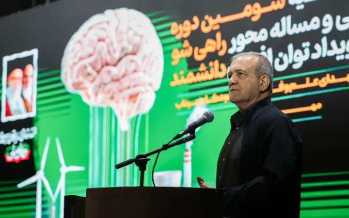 جوانان نخبه با تقویت علم و دانش برای موفقیت ایران نقش‌آفرینی کنند