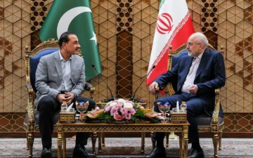 قالیباف در دیدار فرمانده ارتش پاکستان: تهدیدات نظامی تصمیمات راهبردی ایران را تغییر نمی‌دهد
