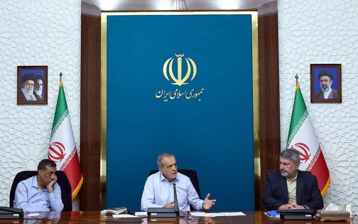 رئیس‌جمهور: امروز از واردات بنزین بی‌نیاز شده‌ایم