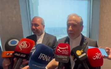 در برابر تهدیدها بههیچوجه سر خم نمیکنیم